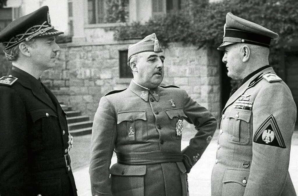 Ramón Serrano Suñer, Francisco Franco y Benito Mussolini en febrero de 1941 en Bordighera